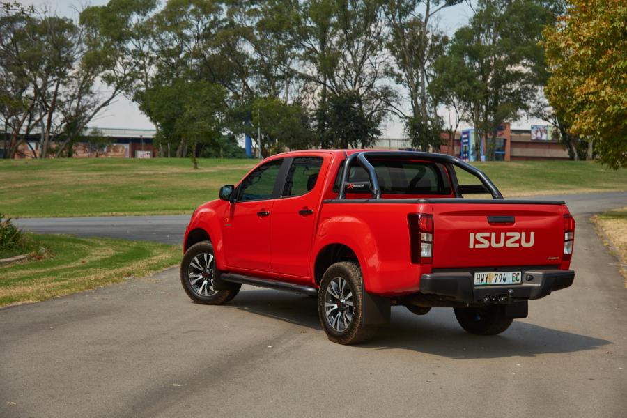  Isuzu KB Double Cab X-Rider 2017 года  (фото 26 из 40)